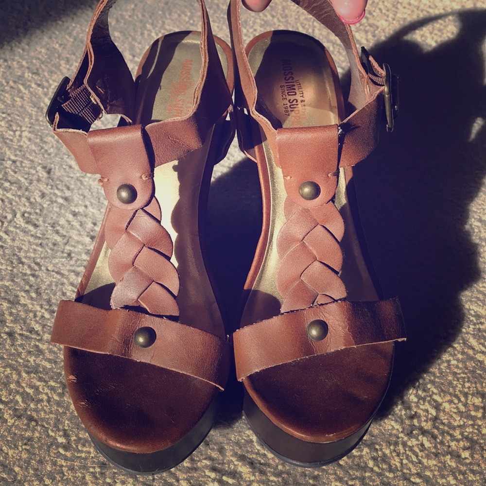 Trendy Brown Massimo Wedges with Braided Front!
